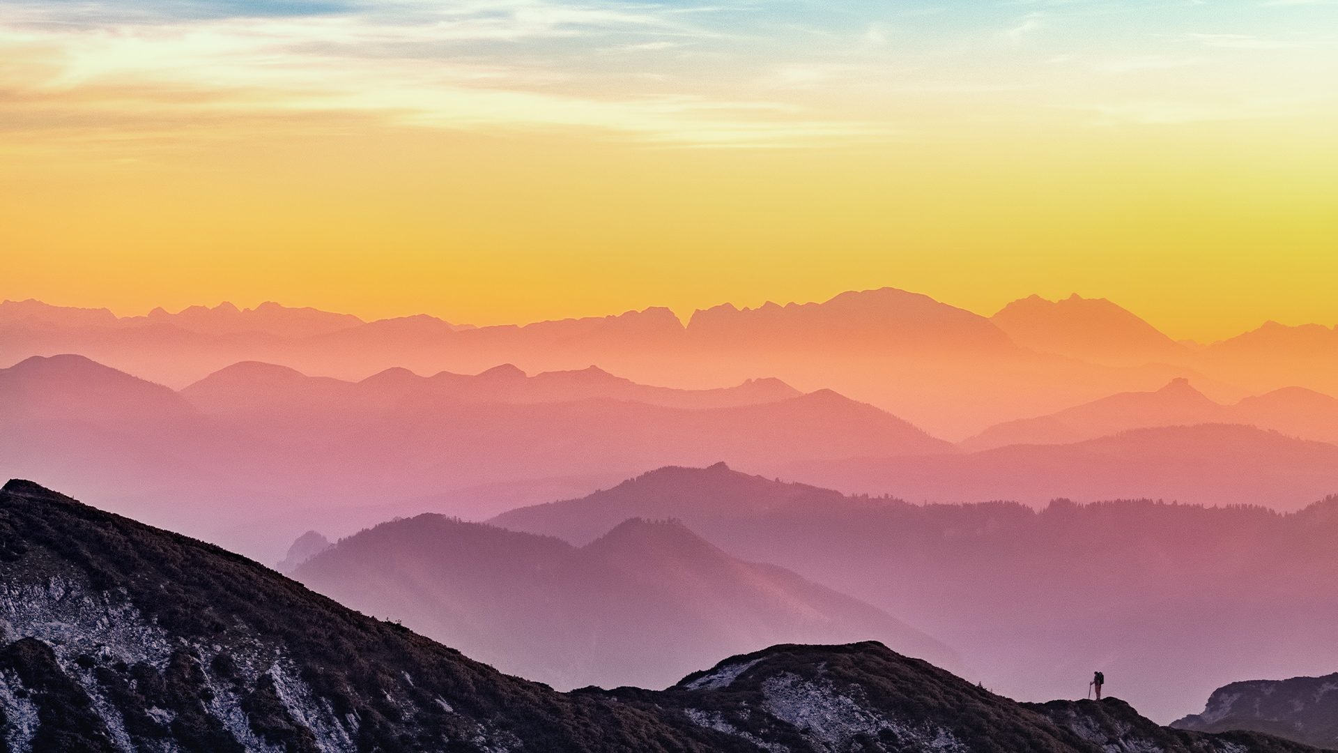 淡雅唯美连绵山川高清幻灯片背景