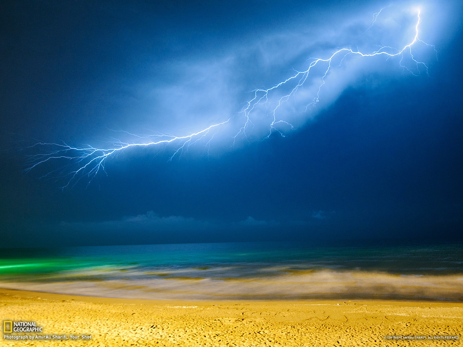 大海 沙滩 闪电 自然风光
