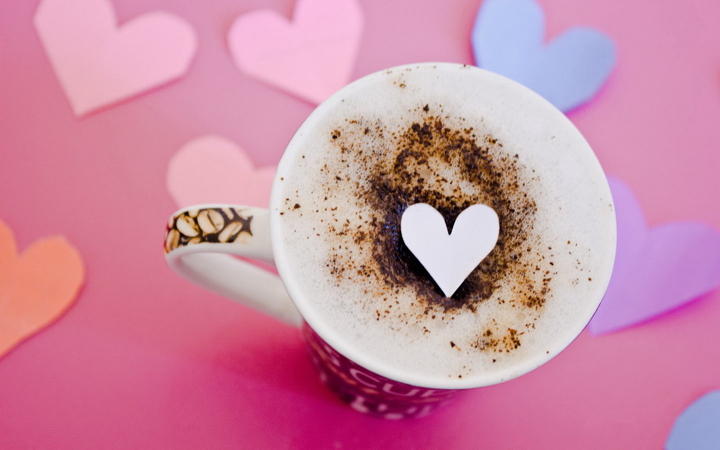 爱心情侣咖啡
